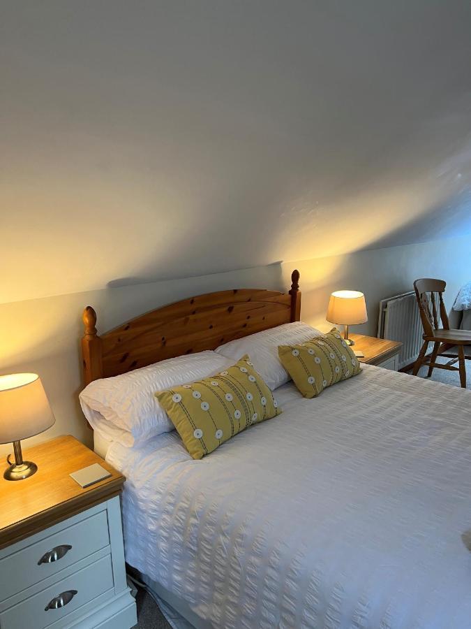 Cheerful 3 Bedroom Cottage In Central Location アンブルサイド エクステリア 写真