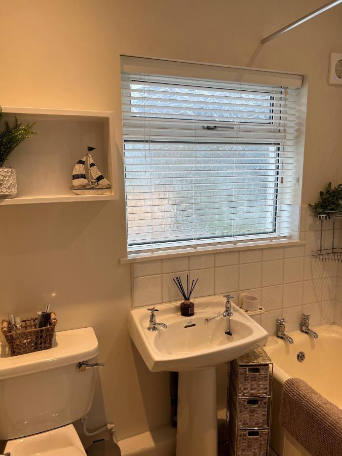 Cheerful 3 Bedroom Cottage In Central Location アンブルサイド エクステリア 写真
